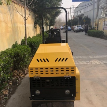 YCJYL-42全液壓式座駕壓路機一寸金濟寧