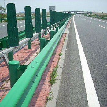 防撞波形護欄、護欄板價格、高速公路護欄板廠家供應樂至石佛鎮