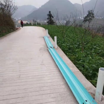 國(guó)標(biāo)護(hù)欄板防阻塊，波形護(hù)欄板，公戶路護(hù)欄供應(yīng)四川資陽(yáng)中天鎮(zhèn)
