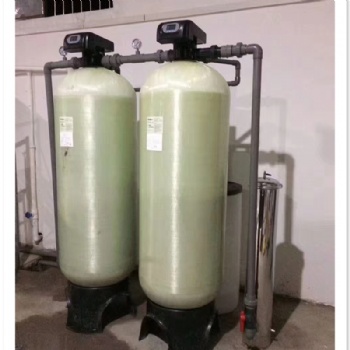 濮陽0.5噸-10噸軟化水設(shè)備 除垢設(shè)備 家用軟水機(jī) 軟化樹脂罐價(jià)格