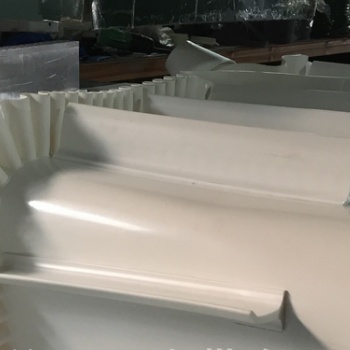 白色PVC擋板裙邊輸送帶，斜彎擋板輸送帶