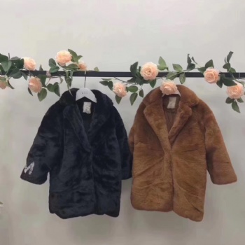 廣州開心e百品牌童裝折扣尾貨批發，巴拉巴拉 迪士尼 小豬班納等**童裝折扣批發