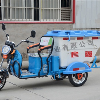 河南彥鑫牌電動清運保潔車減輕環(huán)衛(wèi)工人的勞動強度