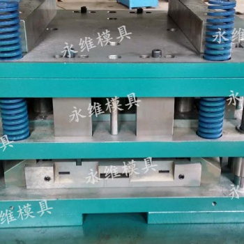 供應300*300集成吊頂模具