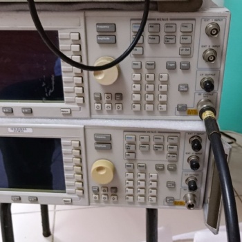 供應 RF 信號發生器 Agilent E4432B