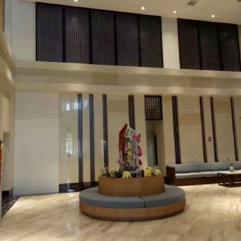中式拉絲玫瑰金不銹鋼屏風酒店會所花格黑鈦金屬隔斷紅青古銅定制