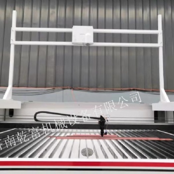 全自動(dòng)汽車后備箱墊裁剪機(jī) 旋轉(zhuǎn)刀切割機(jī) 腳墊座套振動(dòng)刀設(shè)備