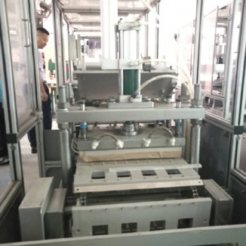 FD-BX11 全自動(dòng)吸塑包裝機(jī)
