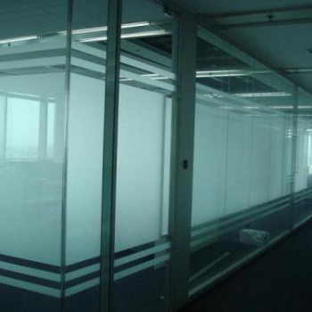 海淀區(qū)曙光街安裝玻璃隔斷安裝商場隔斷辦公隔斷