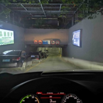 上海地下車庫廣告位租金價格 地下車庫廣告位租金價格