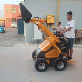 新聞：【湖北常州過濾油煙的凍土鏟車迷你隧道滑移裝載機】買的放心用的開心