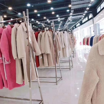 女裝批發芝麻e柜加盟，品牌折扣淘衣島加盟