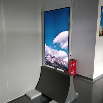 東莞惠華廠家55寸立式雙面液晶顯示廣告標牌、雙面液晶數(shù)字標牌