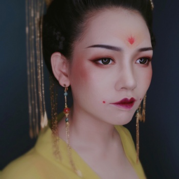 深圳龍崗坪山化妝美甲學校哪家好？