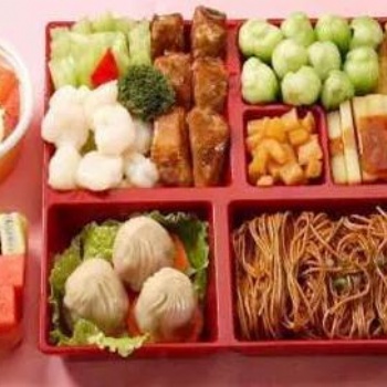 中品美食城飯團之家工作餐專為無廚房定制團體餐配送服務