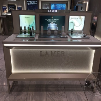 三個化妝品展柜色彩搭配讓人一進(jìn)店就想買買買-上篇