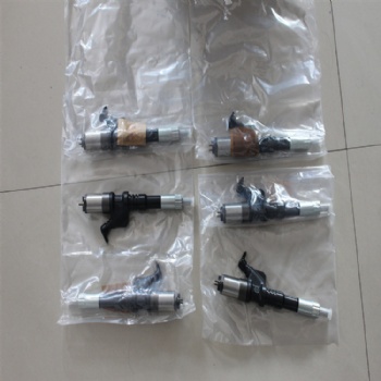 小松 挖掘機(jī)配件 PC400-7噴油器6156-11-3300