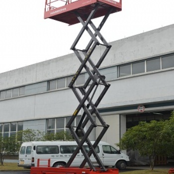 剪叉式升降機(jī)，高空作業(yè)平臺(tái)