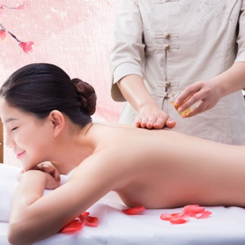 濟(jì)南正規(guī)足療。消費(fèi)者可以網(wǎng)上下單，預(yù)約技師