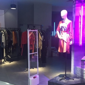 超寬服裝店防盜器 超市防盜器價格優惠 聲磁防盜器武漢萬瑞特全國