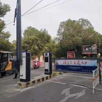 東營道閘廠家|東營小區自動【車牌識別安裝】小區自動起落桿|昱為智能科技有限公司提供