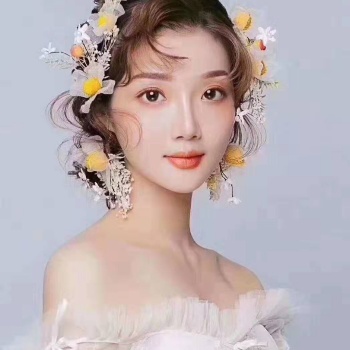 駐馬店學(xué)化妝是去店里學(xué)好還是去學(xué)校學(xué)好