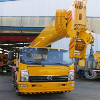 濟寧龍祥8噸吊車廠家8噸汽車吊車8噸吊車價格