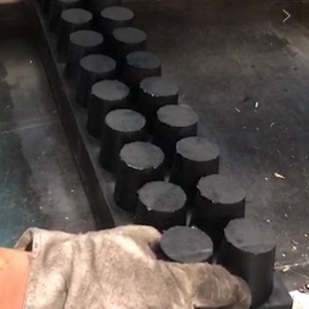 公路鋼箱梁防撞橡膠擋塊