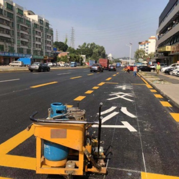 小區(qū)車位劃線、車間分區(qū)線、馬路漆反光標(biāo)線、臨時(shí)停車位劃線