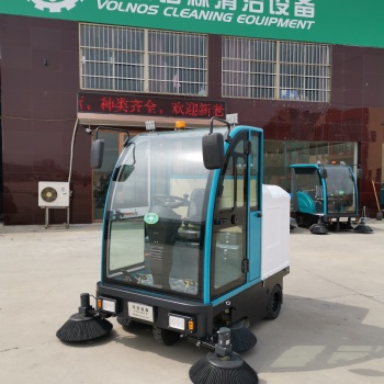 沃爾諾森大型全封閉式掃地機駕駛室戶外工廠道路物業(yè)灑水