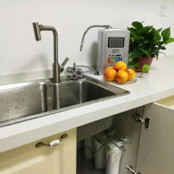 小分子團(tuán)富氫水機(jī)廠家