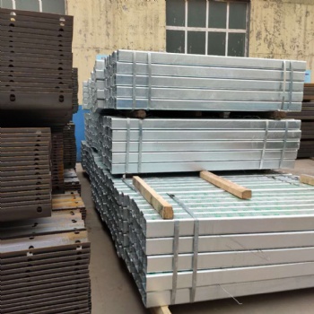 實(shí)力廠家高速公路波形護(hù)欄 橋梁防撞護(hù)欄 可加工定制熱鍍鋅噴塑