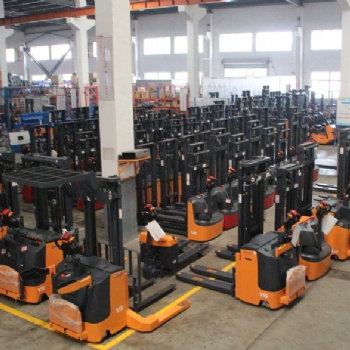 叉車職業(yè)技能競(jìng)賽——致敬勞動(dòng)者