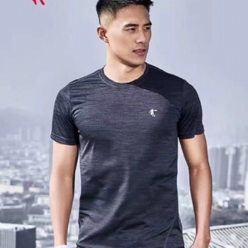找服裝貨源就來江楓服飾主營阿迪耐克斐樂BOY匡威福神巴寶莉巴黎世家