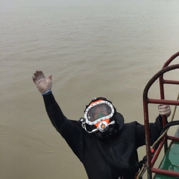 南通中潛水下攝像 檢測 水下光纜 電纜鋪設 沉船打撈 樁錘打撈公司