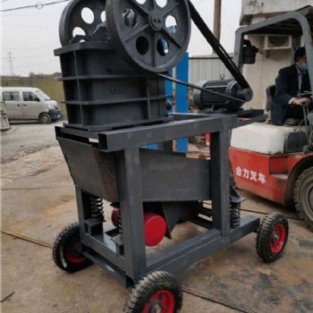 砂石破碎設備性能好 小型移動顎式破碎機生產量大