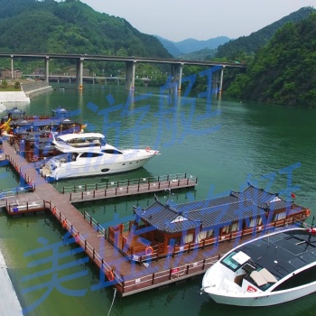 防腐木甲板型浮動碼頭