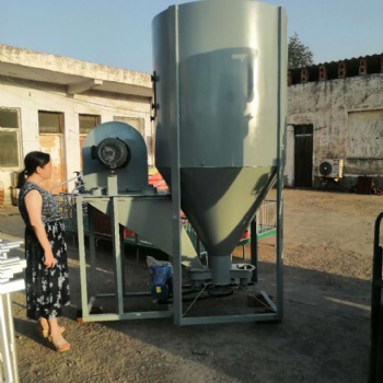 1000型立式飼料粉碎攪拌機 河南生產廠家