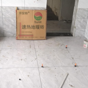 甘肅石墨烯地暖發熱瓷磚發熱模塊用電量和價格對比