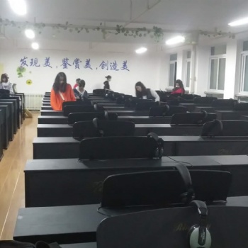 金瑞冠達(dá)數(shù)字音樂電鋼琴教室建設(shè)