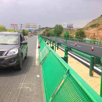 高速公路防眩網 蘭州防眩隔離網 承亞90防眩網生產中