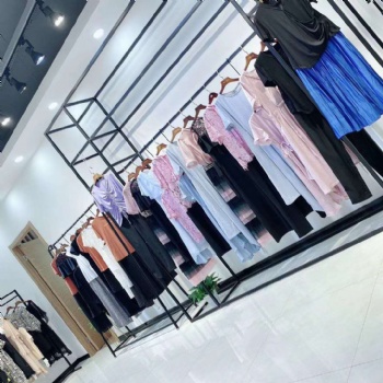 寶萊國際媽媽裝品牌女裝折扣店貨源 天津外貿(mào)尾貨服裝批發(fā)尾貨