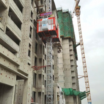 秦皇島鵬凱建機(jī)---專業(yè)生產(chǎn)施工升降機(jī)
