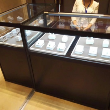 大連展柜制作 便攜式折疊展示柜 珠寶玻璃展柜