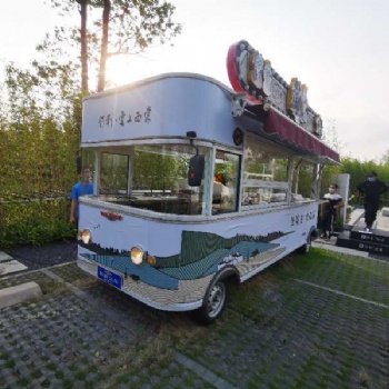 華鍇多用途電動(dòng)移動(dòng)餐車