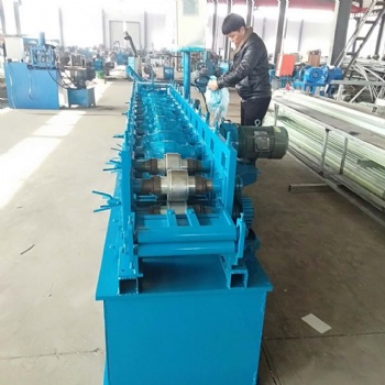 凱威農(nóng)業(yè)溫室大棚卡槽機