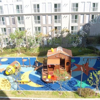 小區(qū)公園戶外游樂園設(shè)備 非標木質(zhì)樹屋滑梯度假村 兒童鉆洞不銹鋼滑梯定制