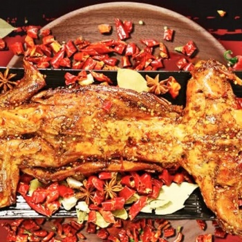 正宗兔肉做法烤全兔手撕兔桂林趕上贏兔肉美食培訓(xùn)