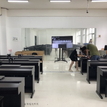 金瑞冠達(dá)數(shù)字音樂電鋼琴實(shí)訓(xùn)教室建設(shè)