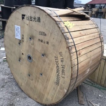 常年高價回收各個品牌工程剩余光纜，工程庫壓光纜